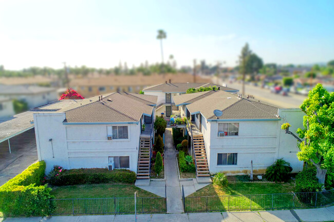 10203 Ruoff Ave in Whittier, CA - Foto de edificio - Primary Photo