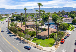 Palm Gardens in Redlands, CA - Foto de edificio - Building Photo