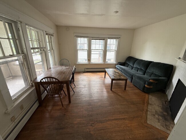 202 Miller St in Ithaca, NY - Building Photo - Building Photo