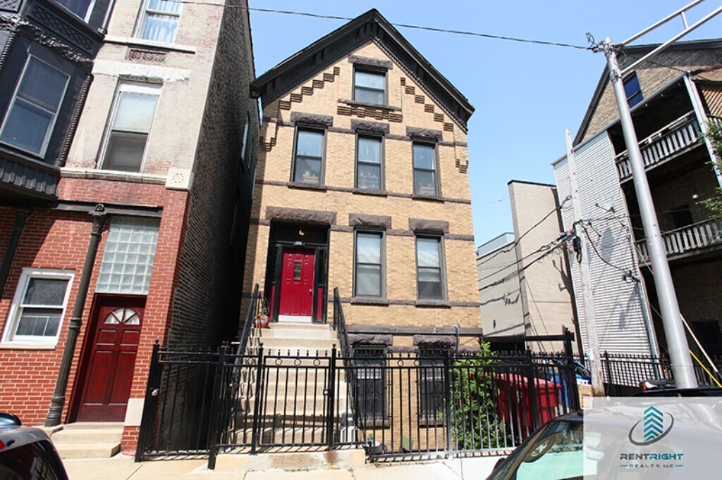 1348 N Cleaver St, Unit 2F in Chicago, IL - Building Photo