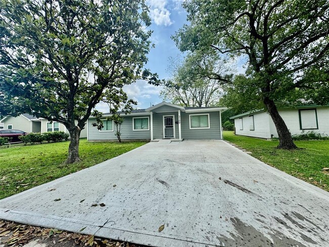 property at 3109 Danforth Memorial Dr