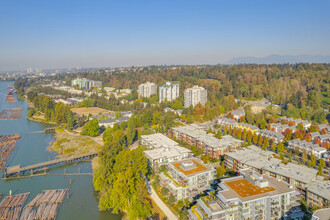 The Phoenix in Vancouver, BC - Building Photo - Building Photo