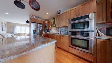 2 Ward Ct, Unit 1 in Boston, MA - Building Photo - Building Photo