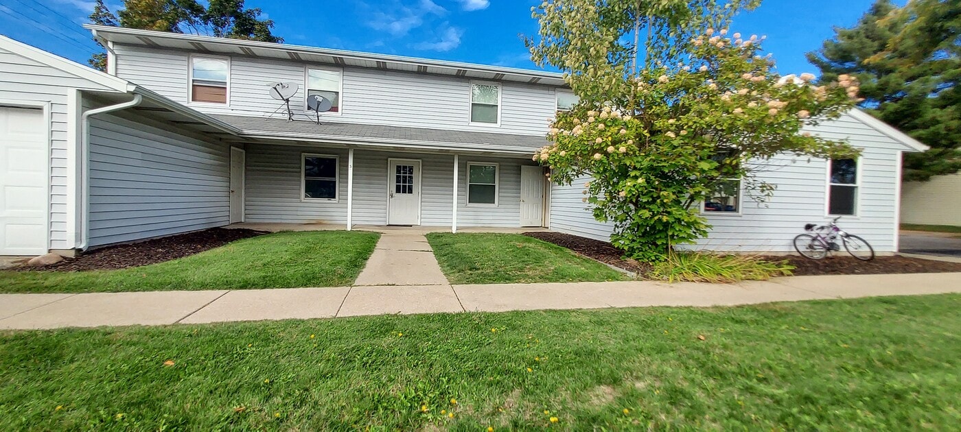 5 E 48th St, Unit 5 East 48th Street in Holland, MI - Building Photo
