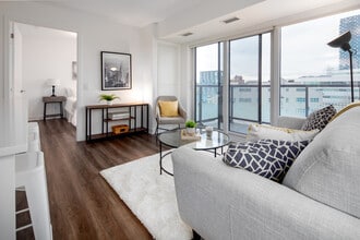 20 Samuel Wood in Toronto, ON - Building Photo - Interior Photo