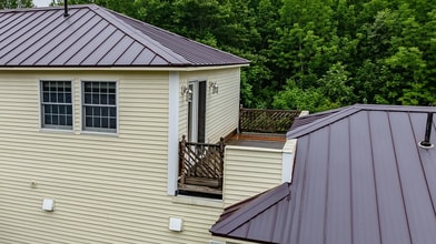 25 Meadow Rd in Winterport, ME - Building Photo - Building Photo