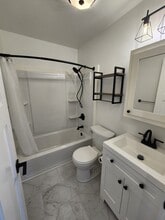 1424 Lake Shore Dr in Gladstone, MI - Building Photo - Building Photo