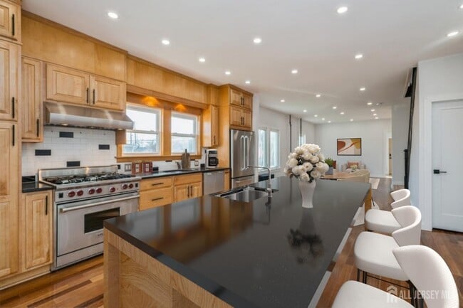 property at 487 S Pine Ave