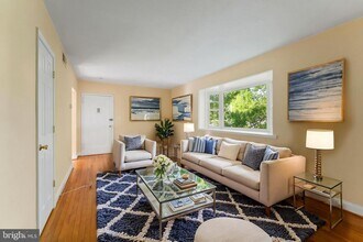2914 Willston Pl-Unit -301 in Falls Church, VA - Building Photo - Building Photo