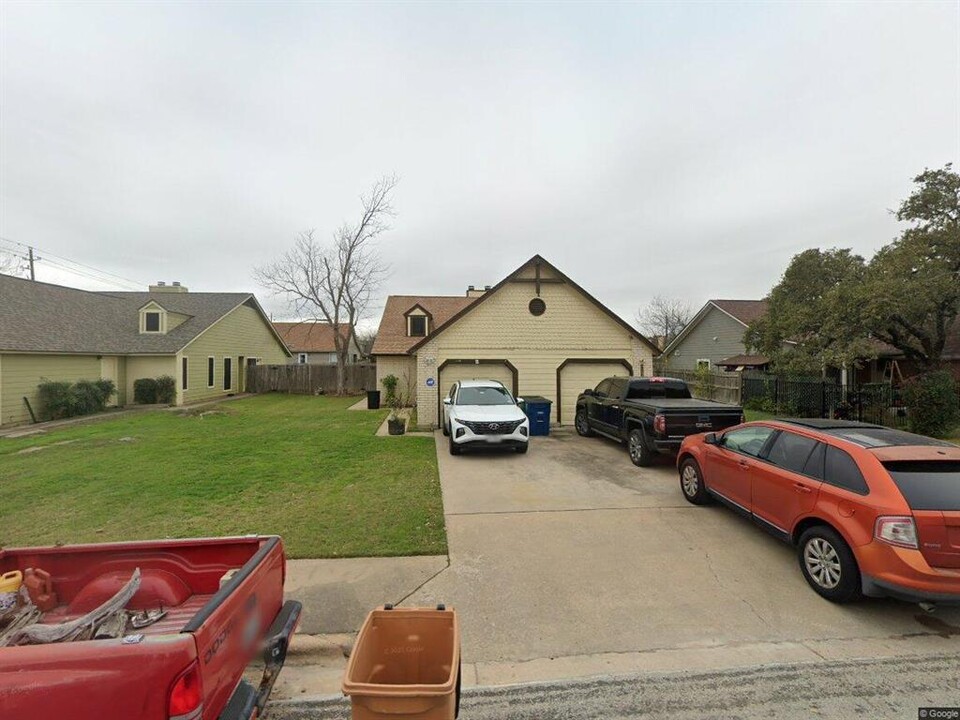 8703 Clearbrook Trail in Austin, TX - Building Photo
