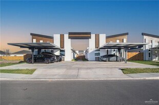 24 N Onyx Ave in Edinburg, TX - Building Photo