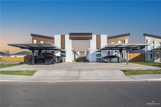 property at 24 N Onyx Ave