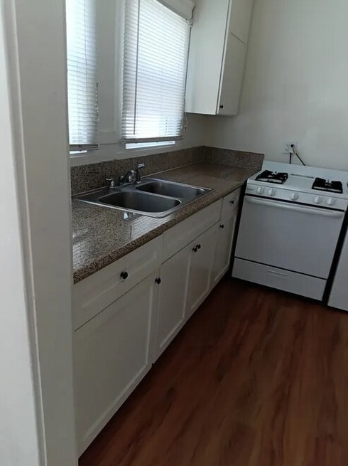 715-723 Lime Ave in Long Beach, CA - Building Photo - Building Photo