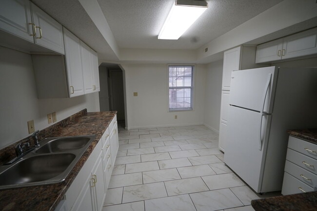 2501 Crestline Ct in Lawrence, KS - Building Photo - Building Photo