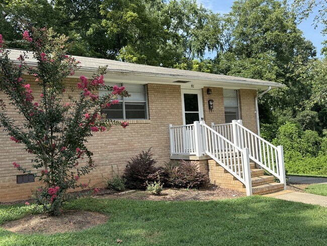 property at 91 Creswell Dr NE
