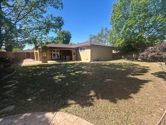 1329 Schulenberg Ave in Modesto, CA - Building Photo - Building Photo