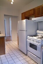 829 Dobson St, Unit 3 in Evanston, IL - Building Photo - Building Photo