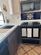 69285 Rosemount Rd in Cathedral City, CA - Foto de edificio - Building Photo