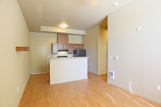 Monroe Street Apartments in Portland, OR - Building Photo - Interior Photo