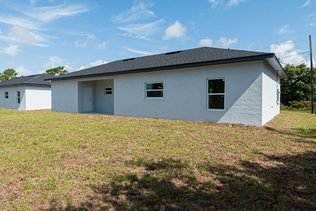 2618 31st St SW in Lehigh Acres, FL - Building Photo - Building Photo