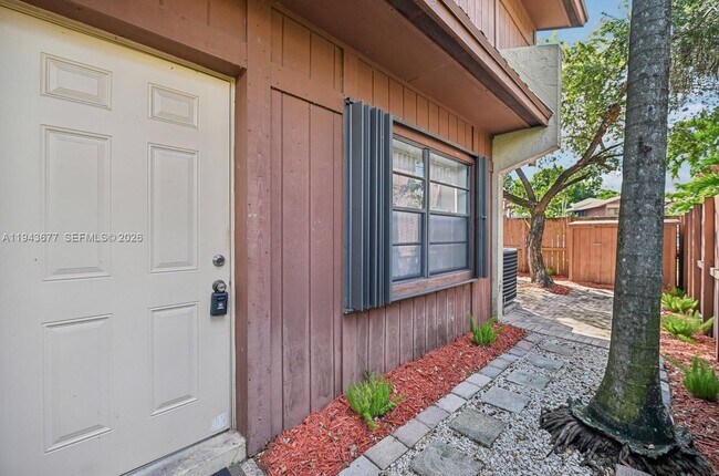 7024 SW 114th Pl, Unit B52 in Miami, FL - Building Photo - Building Photo