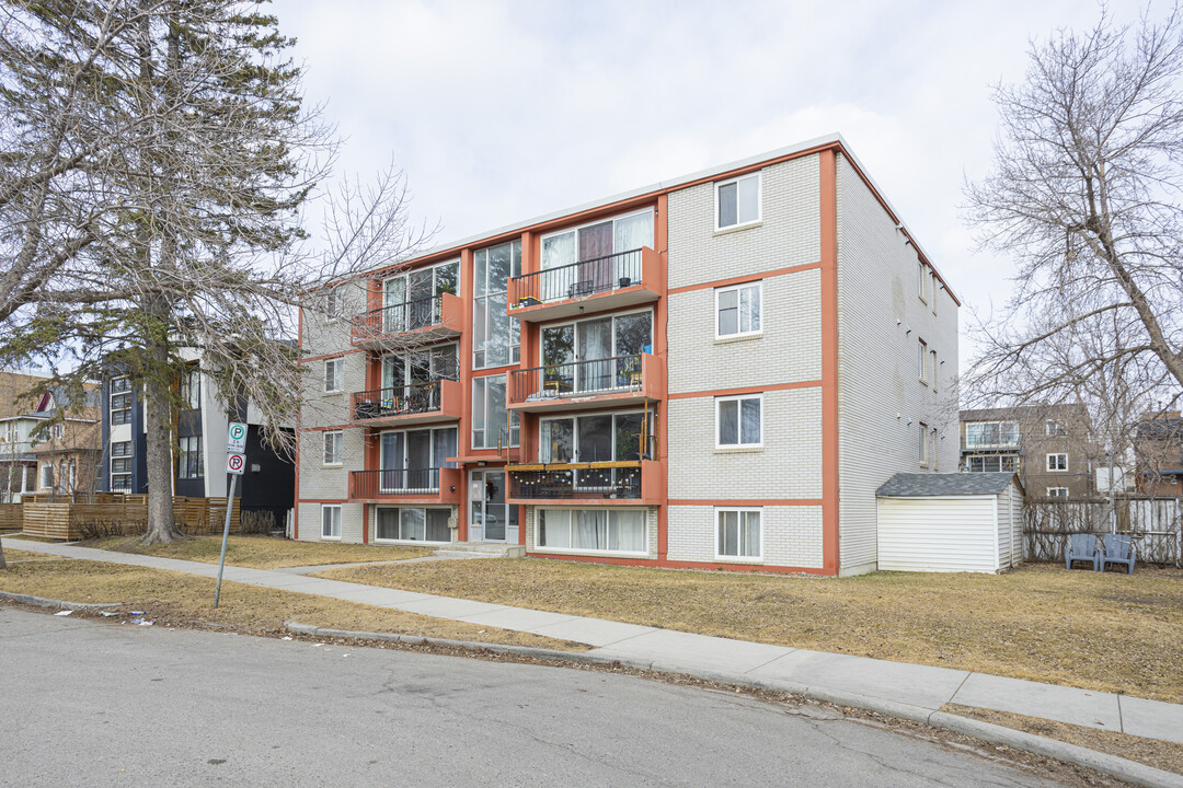 340 3 Av NE in Calgary, AB - Building Photo