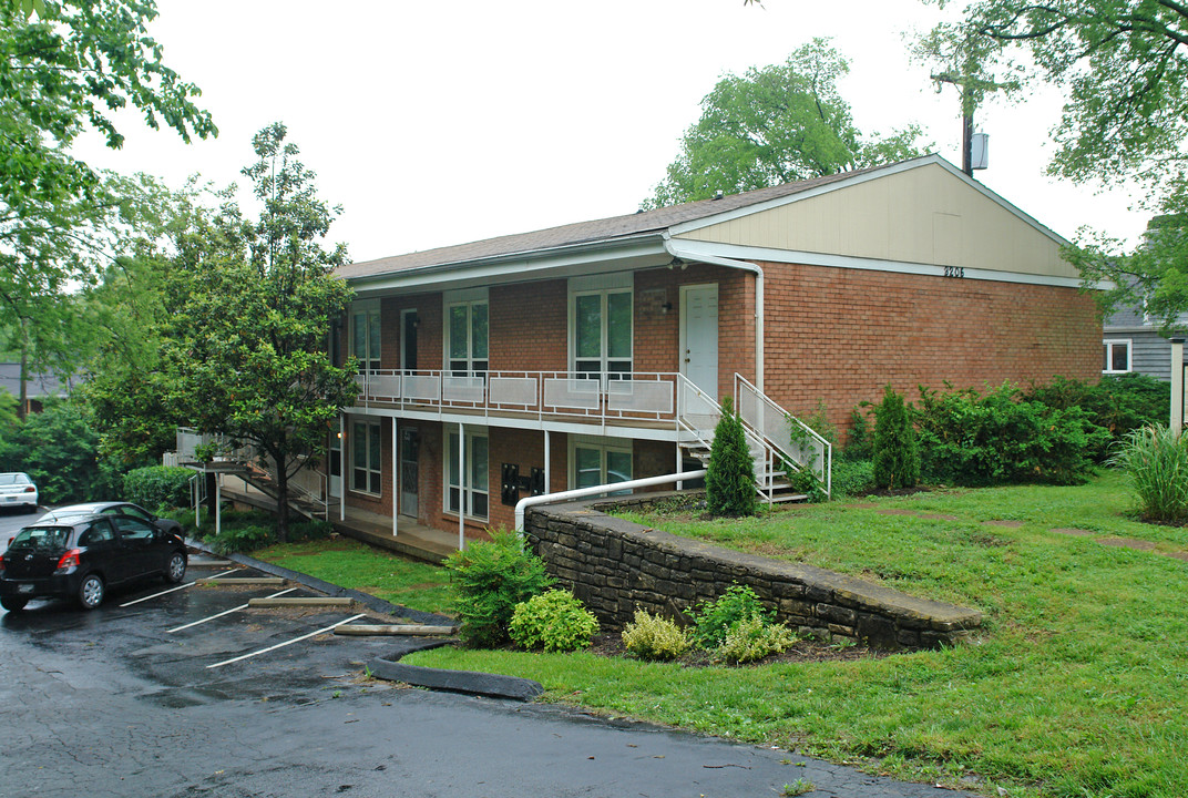 Park Plaza Apartments in Nashville, TN - Building Photo