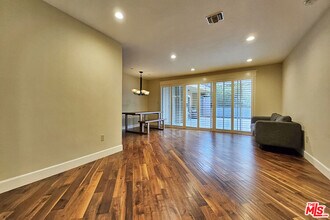 382 E California Blvd in Pasadena, CA - Building Photo - Building Photo