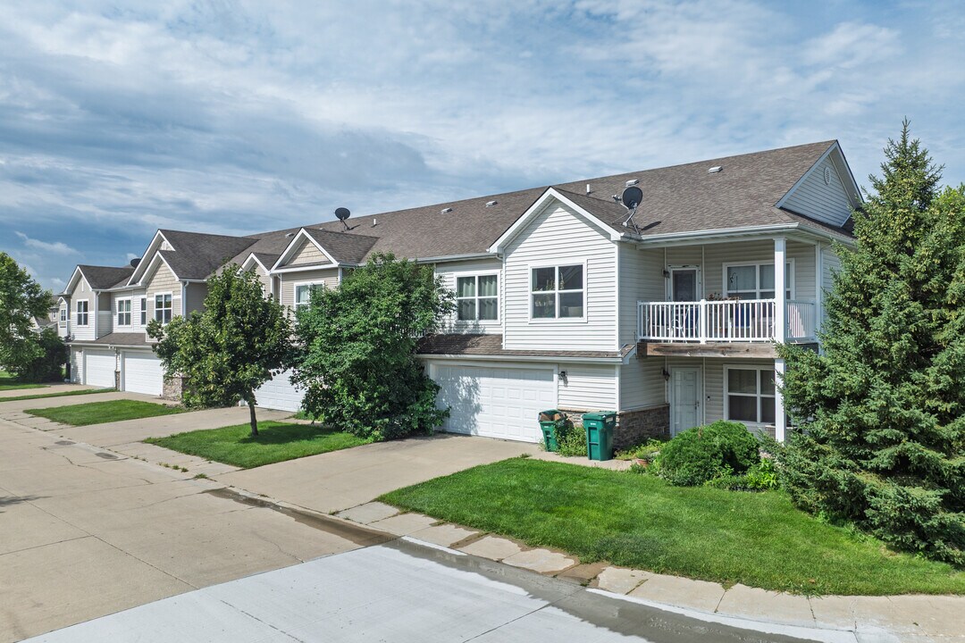 Prairie Ridge Townhomes in Ankeny, IA - Foto de edificio