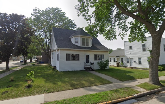 property at 404 N Elm Ave