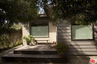 737 Broadway St in Los Angeles, CA - Building Photo - Building Photo