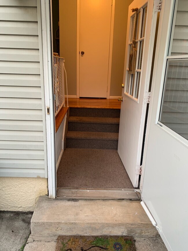 39 Willowbrook Ct, Unit 1 st FLR in Staten Island, NY - Building Photo - Building Photo