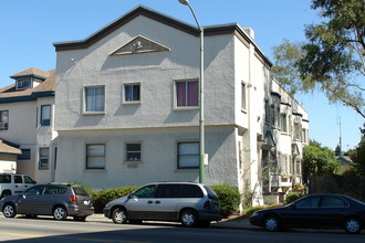 3532 Telegraph Ave in Oakland, CA - Foto de edificio - Building Photo