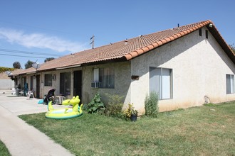 24238 Postal Ave in Moreno Valley, CA - Foto de edificio - Building Photo