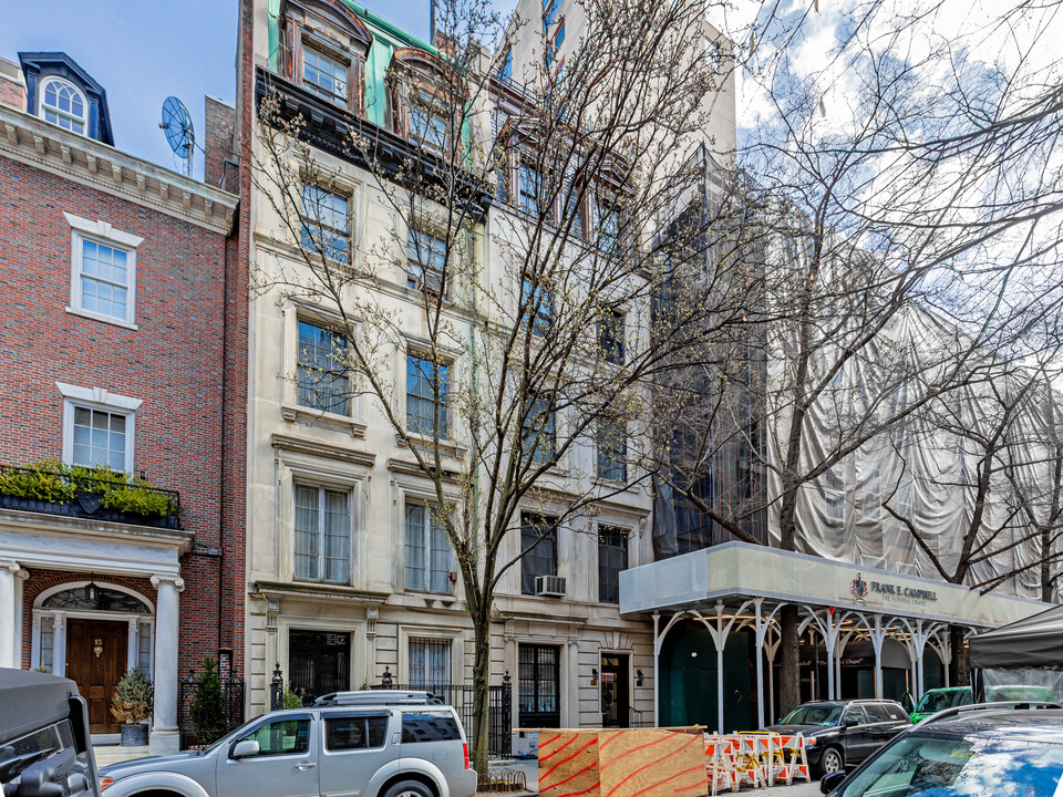 23 E 81st St in New York, NY - Foto de edificio