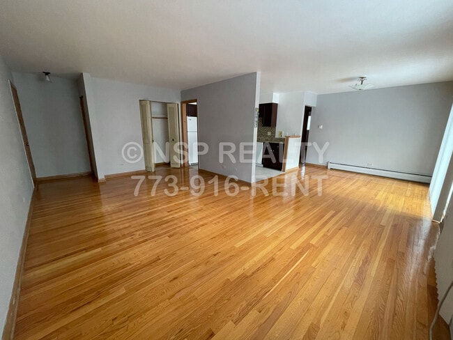 1004 S River Rd, Unit 102 in Des Plaines, IL - Building Photo - Building Photo