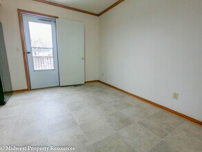417 SE Bristol Dr in Lee's Summit, MO - Building Photo - Building Photo