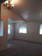 447 NE Jackson St in Roseburg, OR - Building Photo - Building Photo