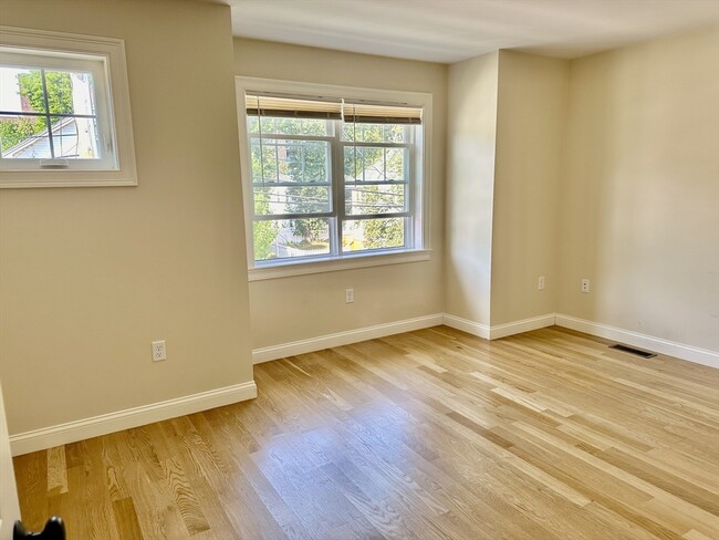 185 Summer St in Watertown, MA - Foto de edificio - Building Photo
