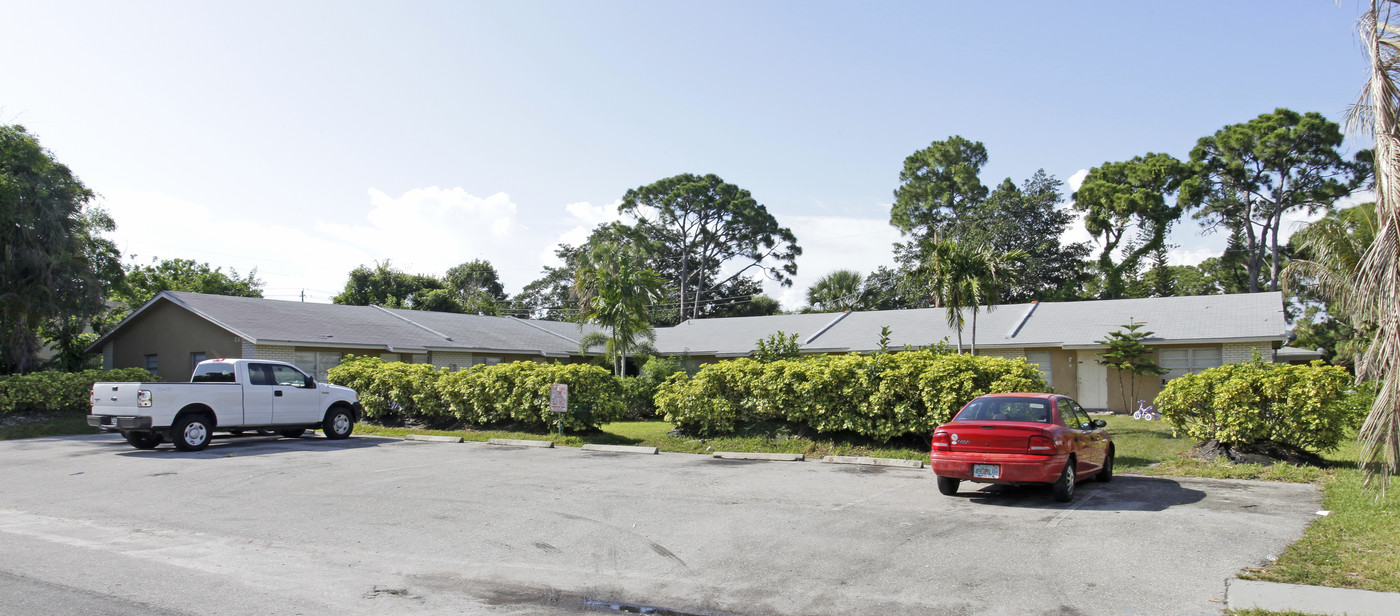 130 1st St in Jupiter, FL - Foto de edificio