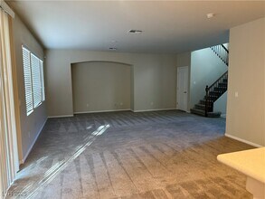 9779 Twin Ponds Ct in Las Vegas, NV - Foto de edificio - Building Photo