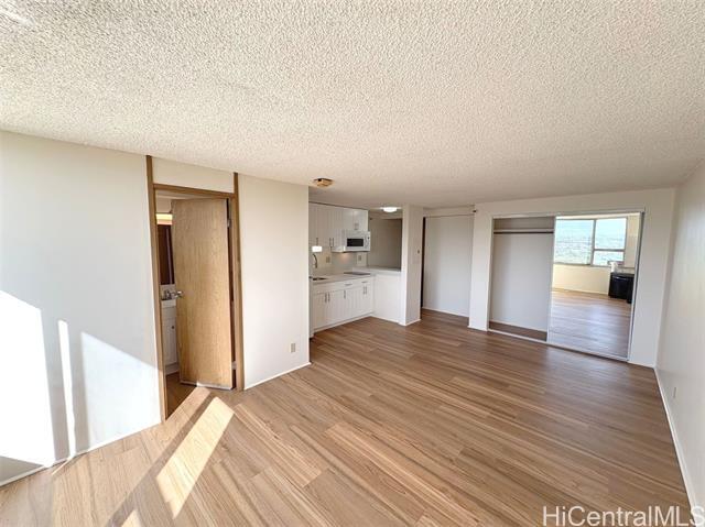 1060 Kamehameha Hwy in Pearl City, HI - Building Photo