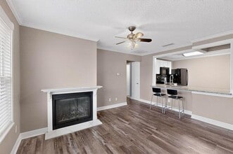 2200 E Trinity Mls Rd in Carrollton, TX - Building Photo - Building Photo