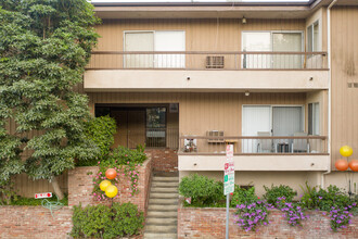 The Regal Villa Apts in Los Angeles, CA - Foto de edificio - Building Photo