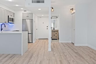 2900 NE 30th St in Fort Lauderdale, FL - Foto de edificio - Building Photo