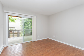 1422 Scales St in Raleigh, NC - Building Photo - Interior Photo