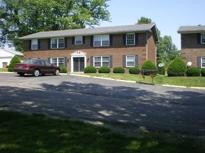 Linwood Apartments in Belleville, IL - Building Photo - Building Photo