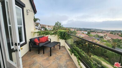 5 Marisol in Newport Beach, CA - Building Photo - Building Photo