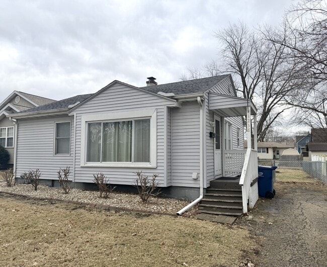 property at 1238 Creve Coeur St