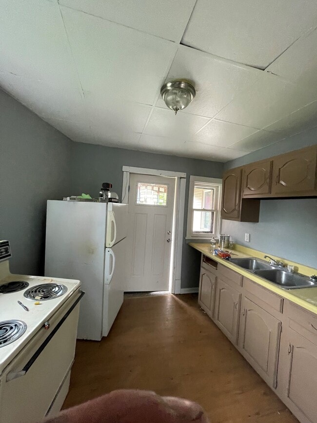 306 Ridge Ave, Unit 306 in New Kensington, PA - Building Photo - Building Photo